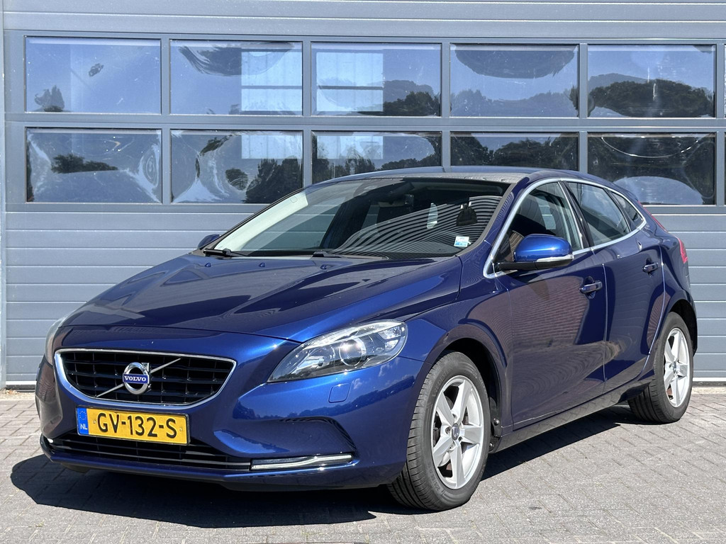 53903244